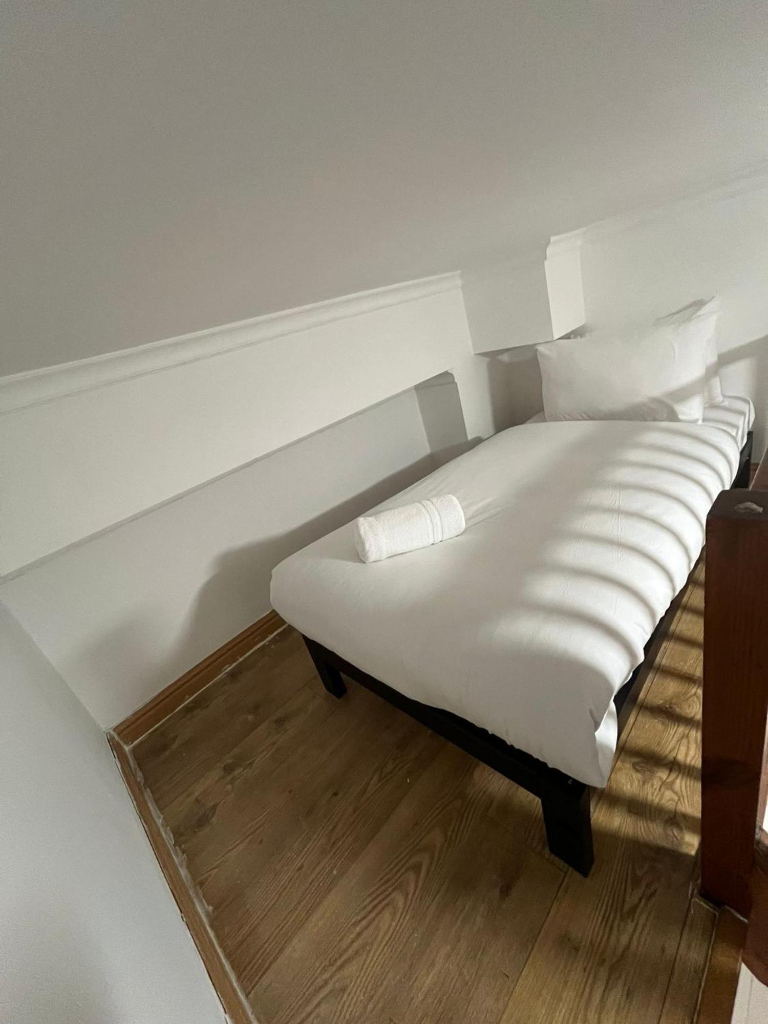 Modern Studios Queenspark Лондон Стая снимка