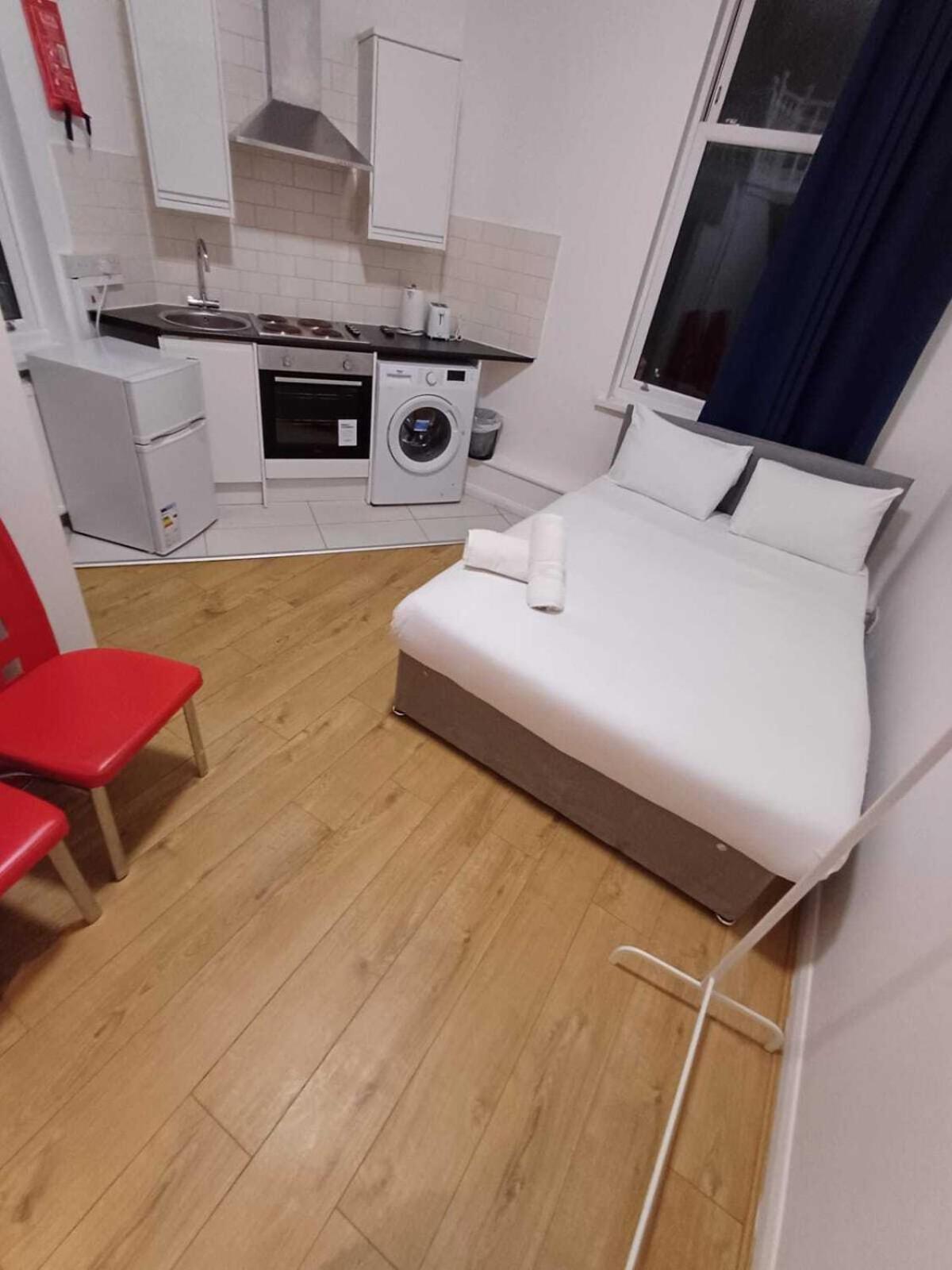 Modern Studios Queenspark Лондон Стая снимка