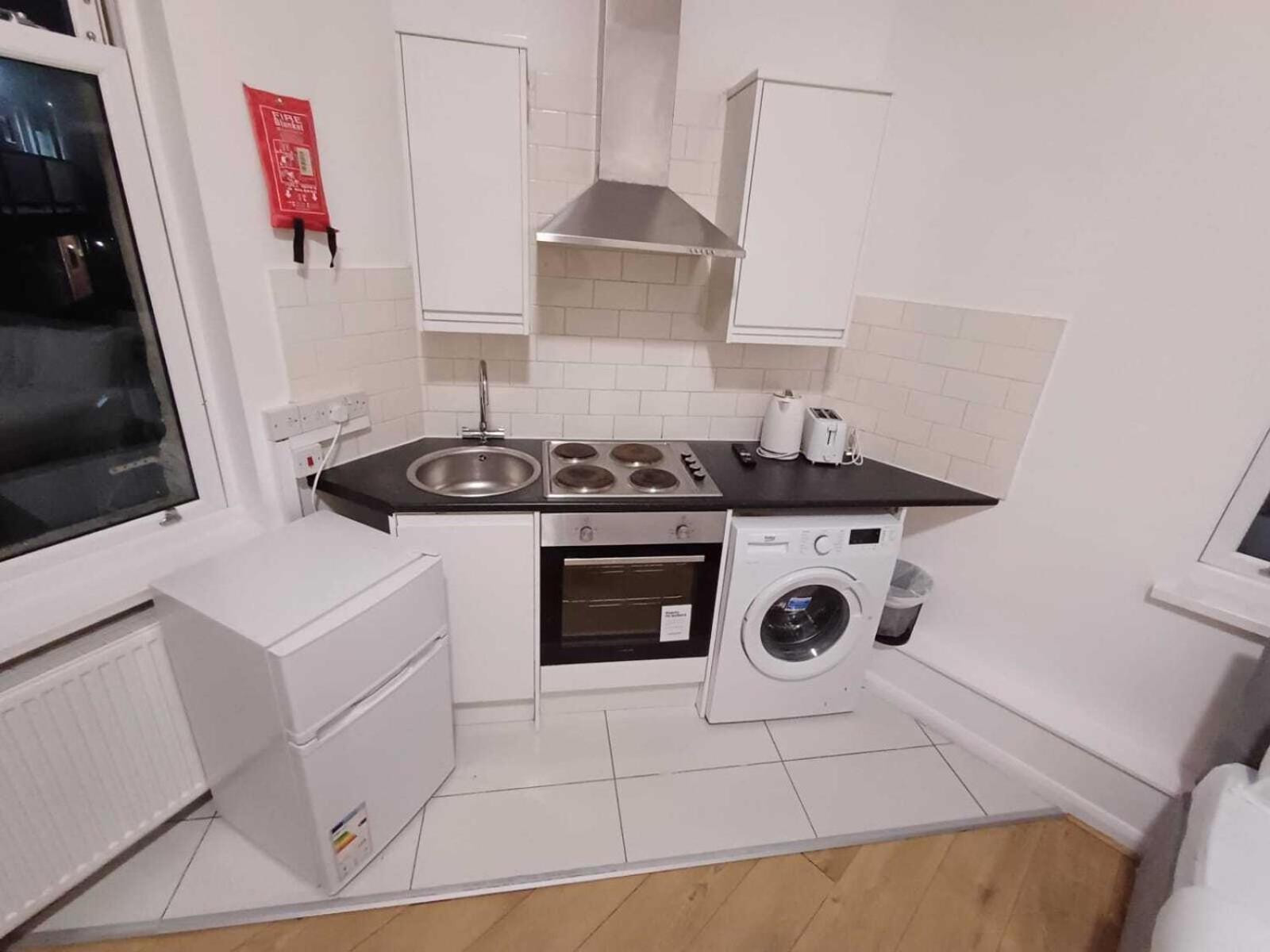 Modern Studios Queenspark Лондон Стая снимка