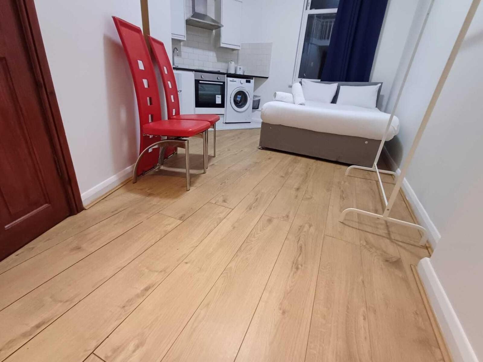 Modern Studios Queenspark Лондон Стая снимка