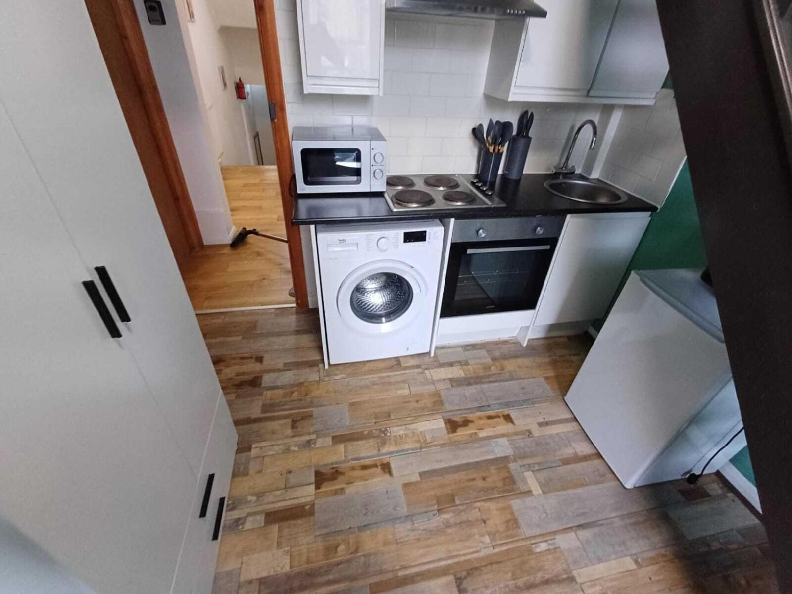Modern Studios Queenspark Лондон Стая снимка